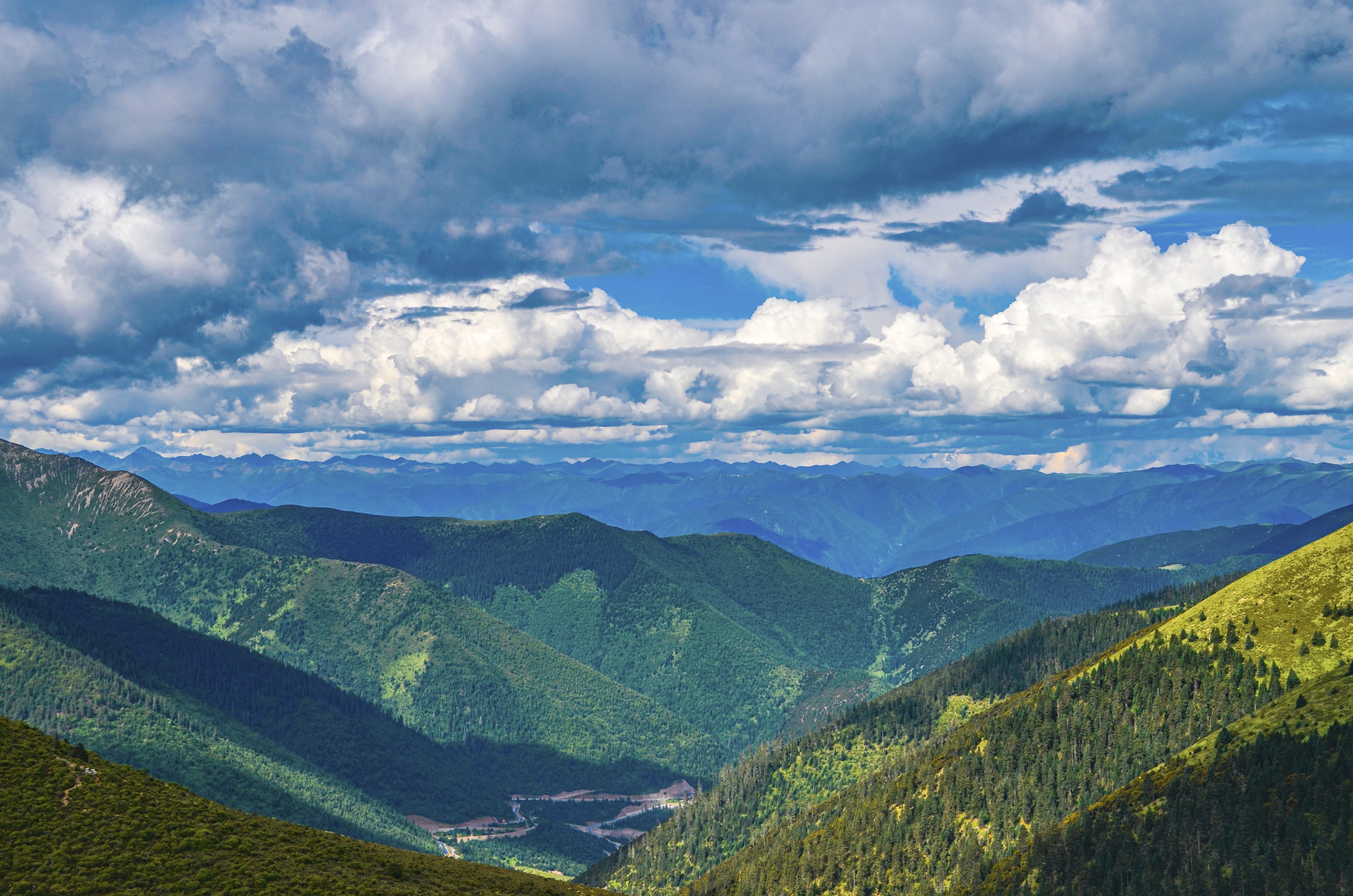 Mountain landscape in the western Sichuan plateau